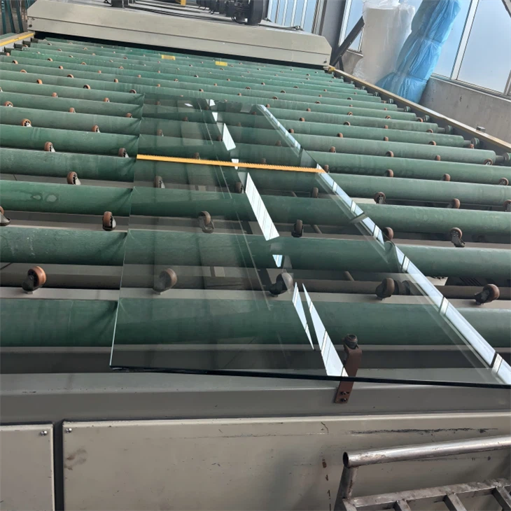 Bus Shelter Tempered Glass suppliers